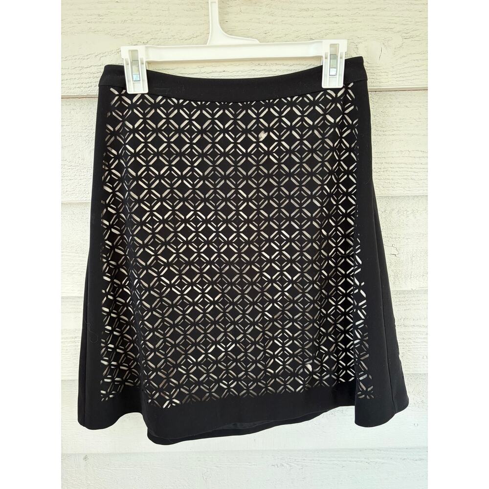 White House Black Market Black Laser Cut Skirt Size 4 Geometric Pattern Chic - Picture 5 of 9
